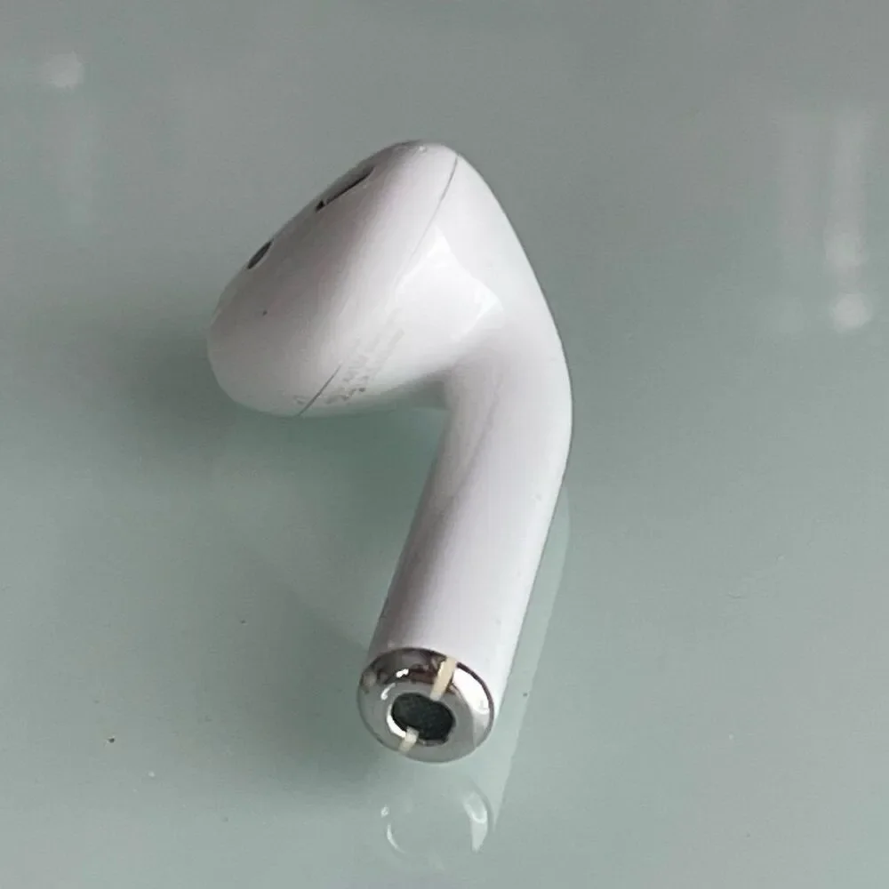 Apple AirPod 2nd Generation Right Ear Bud For Parts